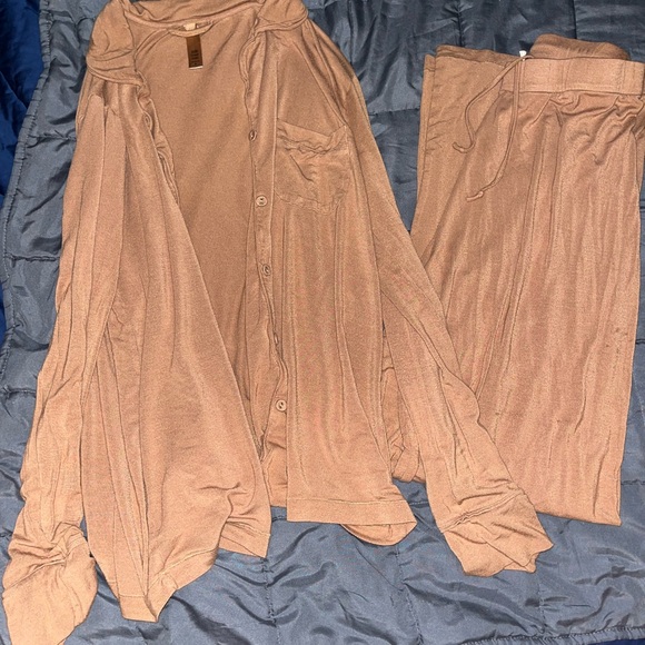 SKIMS Other - SKIMS Two-Piece Loungewear Set